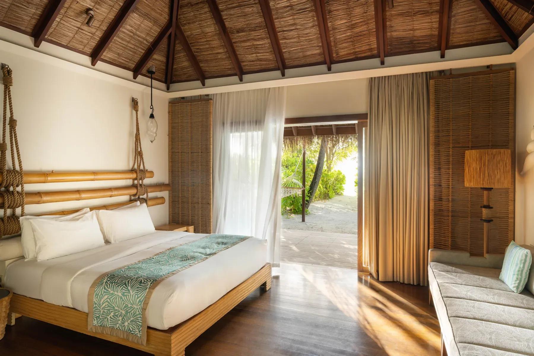 All Inclusive Deal | Constance Moofushi | Beach Villa