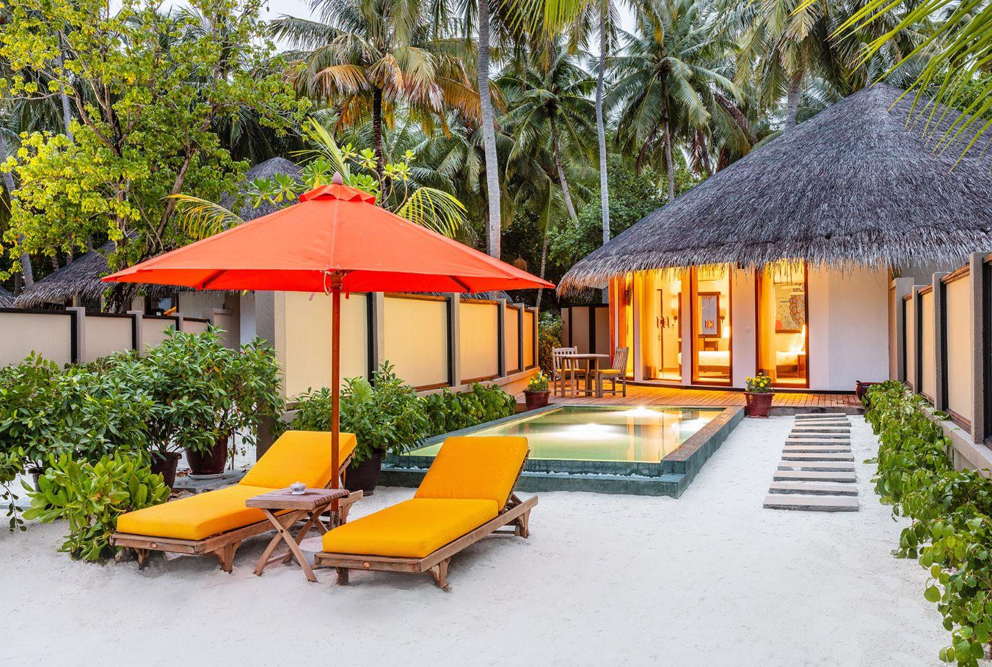 Beachfront Infinity Pool Villa