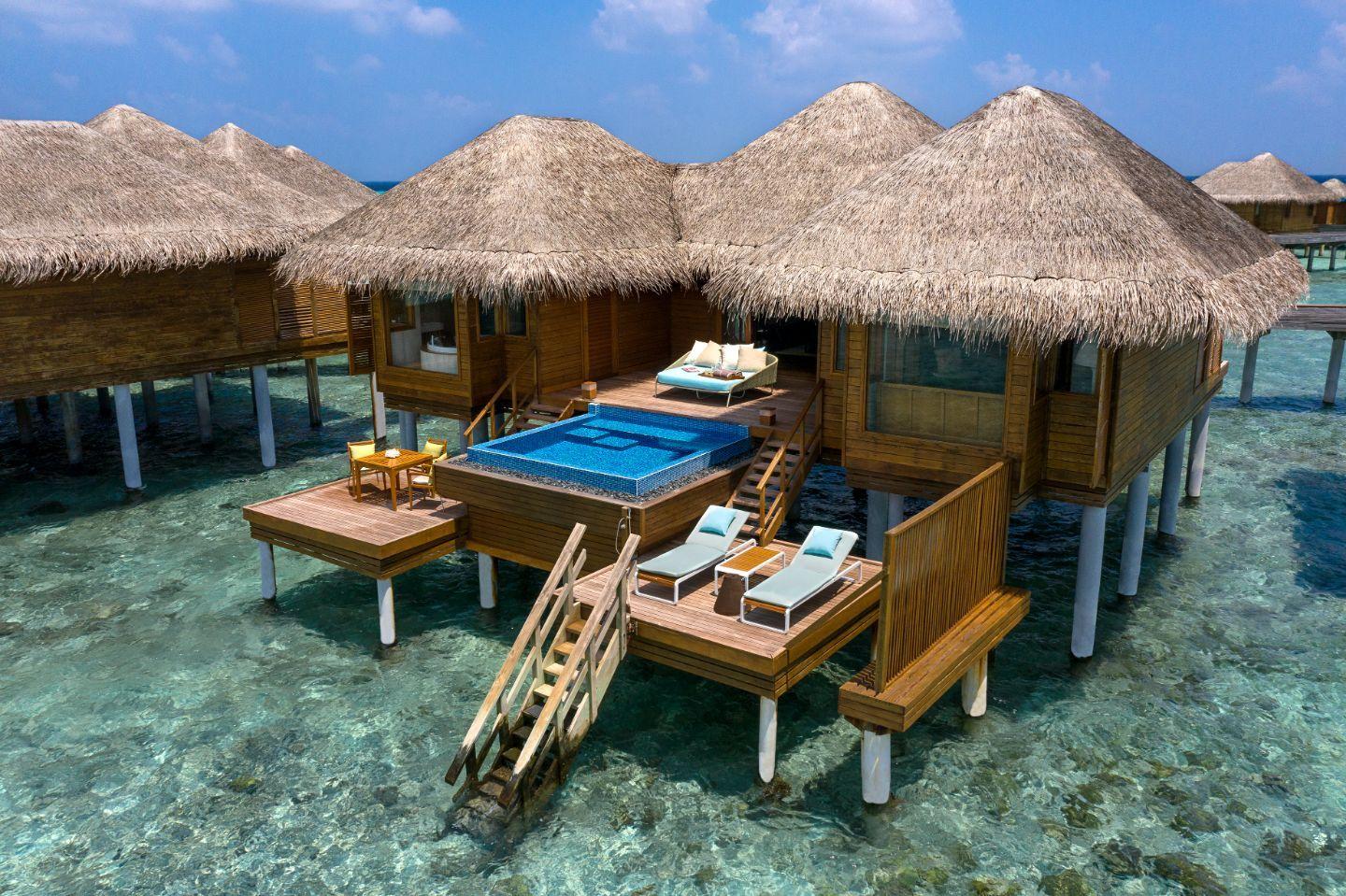Save 40% and get free Halfboard in an Overwater Villa at 5 Star hotel Huvafenfushi