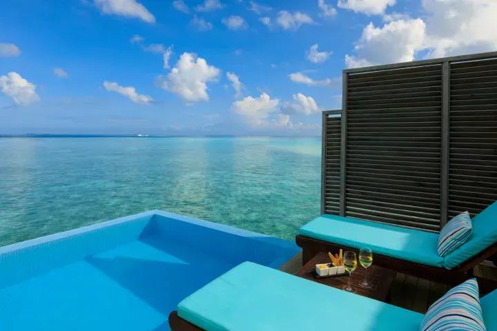 Water Bungalow With Pool