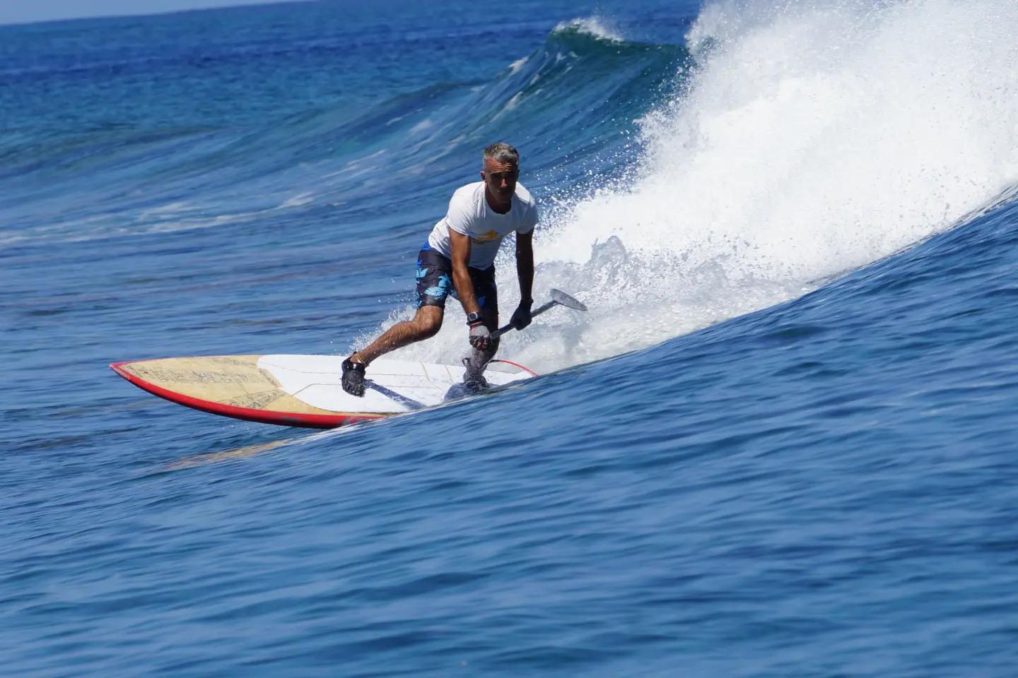 Ayada-Maldives-Facilities-Activities-Surfing-1.webp
