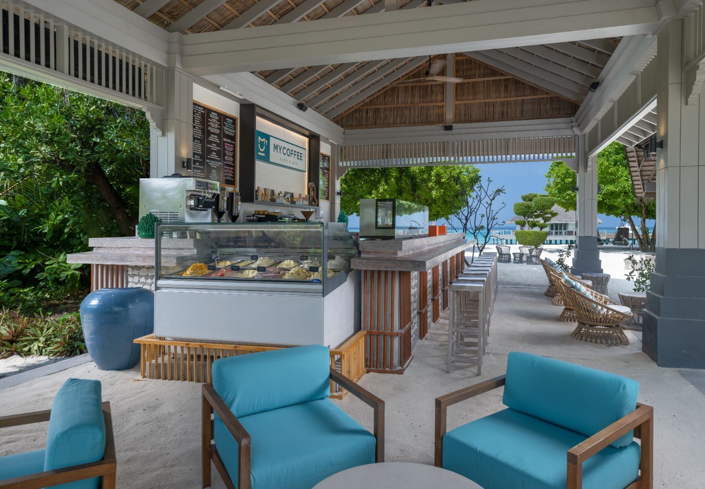 Cora Cora Maldives - Facilities - Cafe and Bar - Mycoffee - Cafe 2.jpg