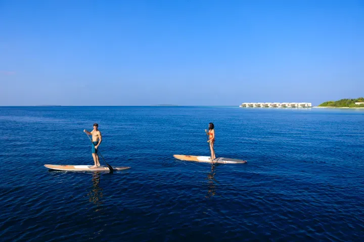 Dhigali-Maldives-Facilities-Activities-Excursion-Paddle-Board-sm.webp