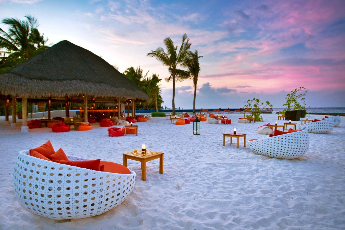 Kuramathi-Maldives-Facilities-Bar-Sand-Bar-Dusk.jpg