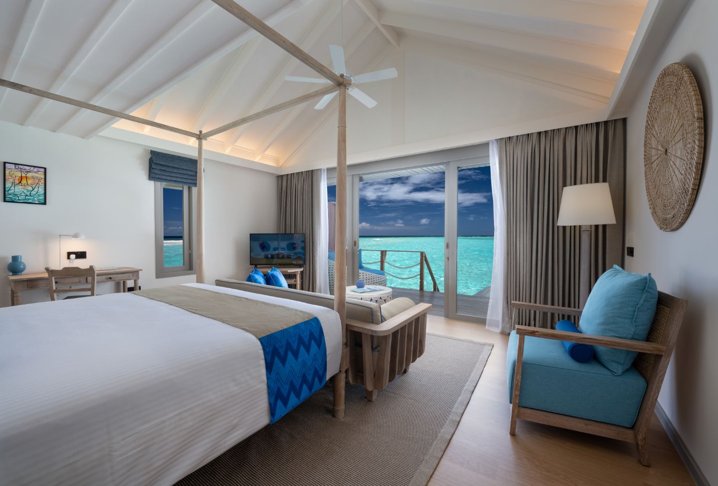 Cora-Cora-Maldives-Rooms-Lagoon-Villa-Bedroom-1.jpg