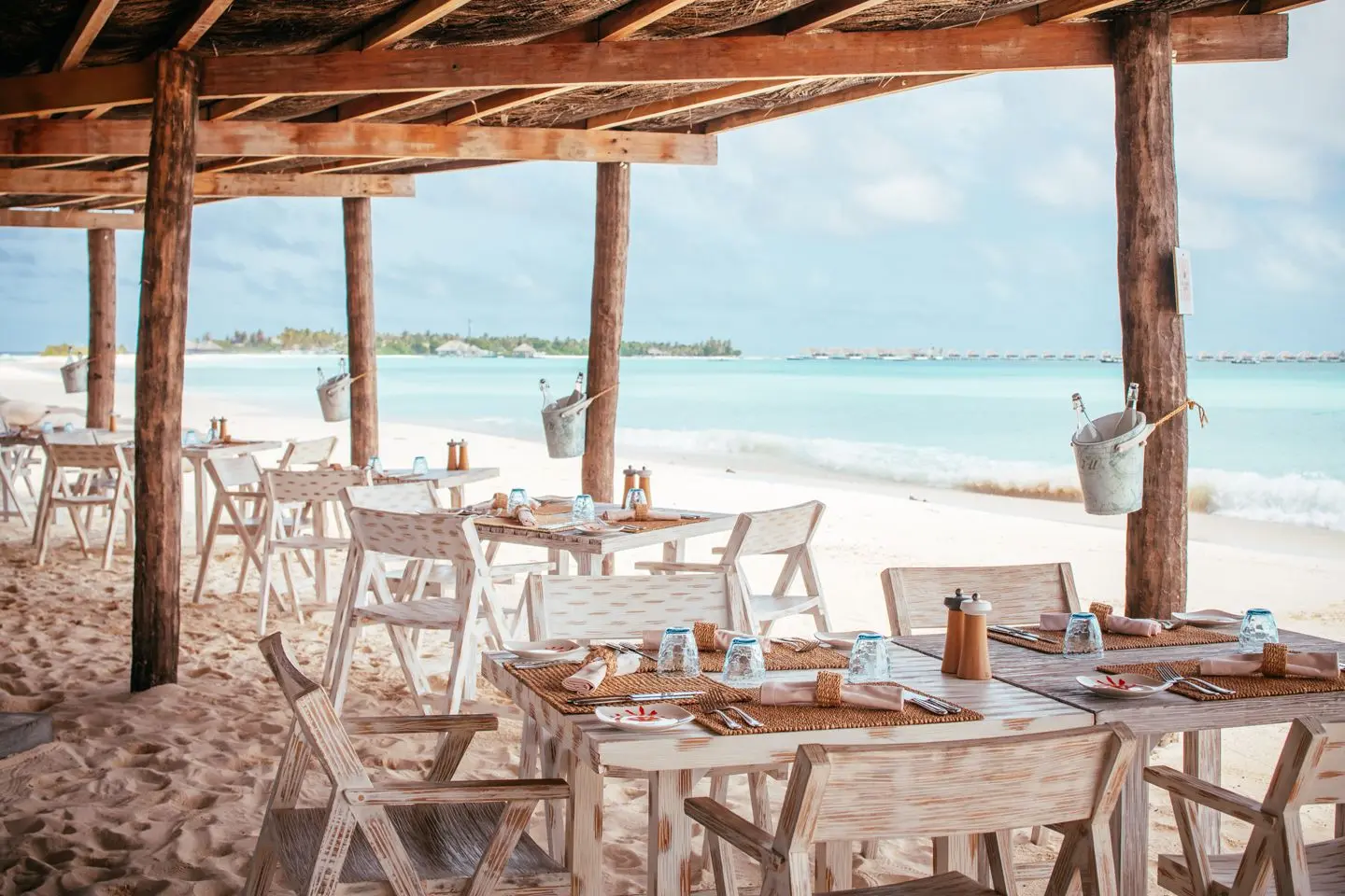 Finolhu-Baa-Atoll-Maldives-Facilities-Restaurant-Crab-Shack-Beach-Seating-2.webp