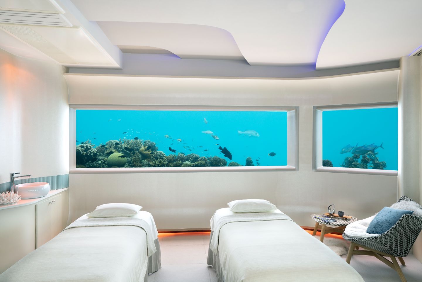 Huvafen-Fushi-Maldives-Facilities-Spa-Underwater-Treatment-Room-1.jpg